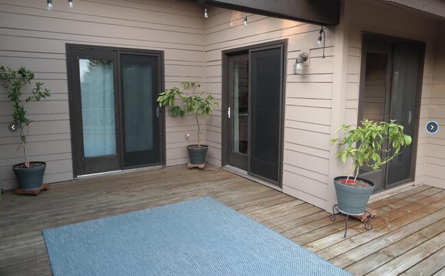 Spacious Deck - 14639 Hampshire Pl