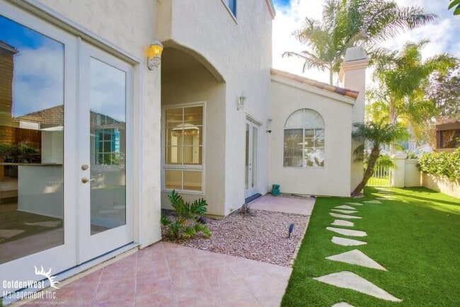 Building Photo - Bright & Spacious 4Bdm 3Ba Home in San Diego!