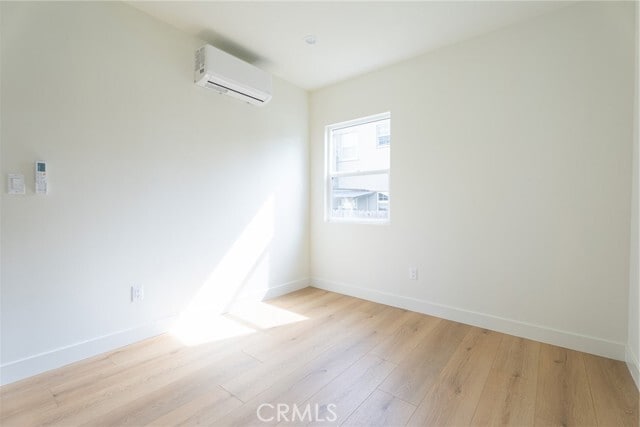 Building Photo - 1065 E Spazier Ave