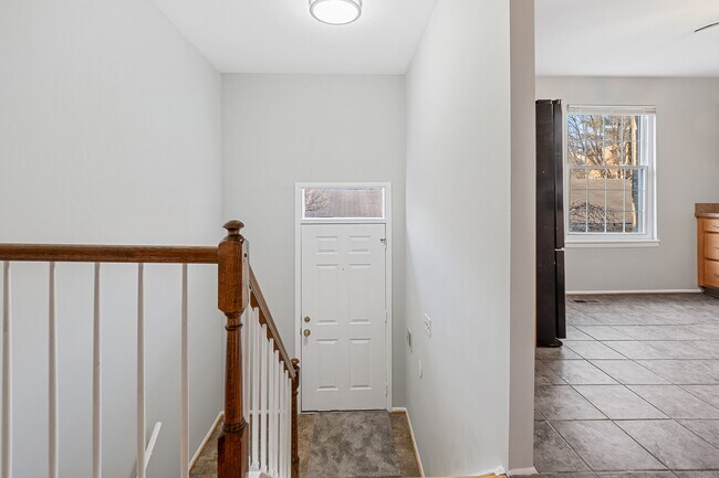 Building Photo - 10661 High Beam Ct