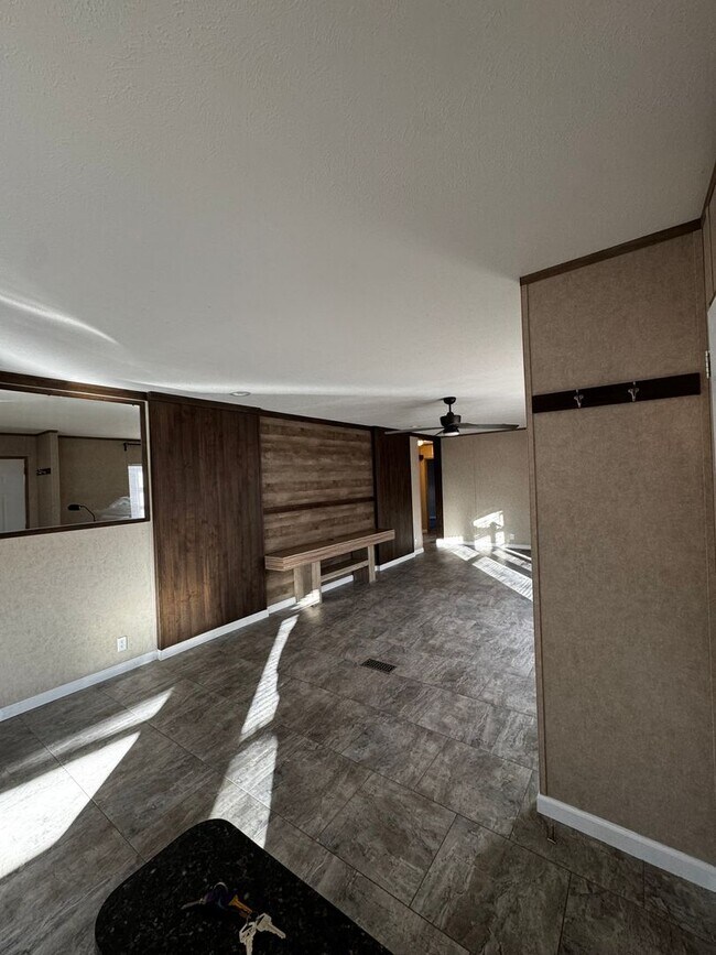 Building Photo - Spacious Four Bedroom Home - Pet Friendly and Horses Allowed!