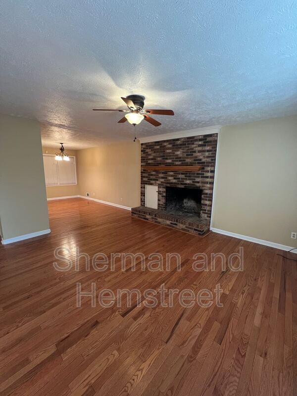 Building Photo - 1113 Highview Ave