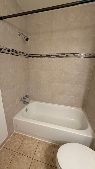 Building Photo - 7415 Fountain Head Dr