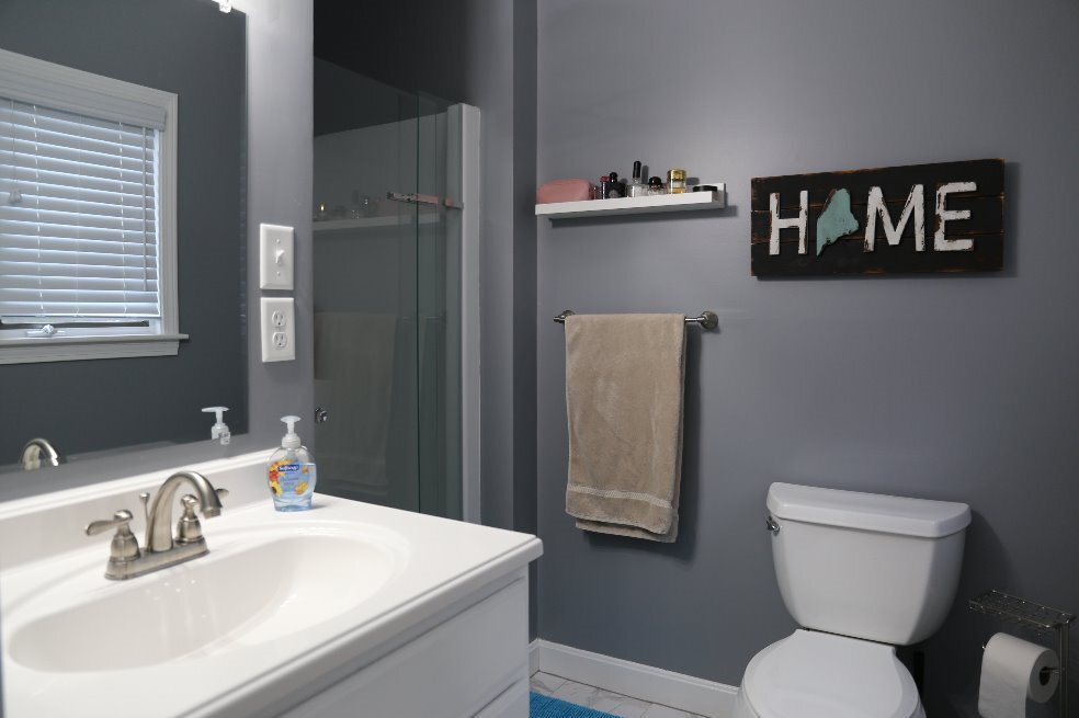 Master Bath W/ shower - 131 Mill Ln