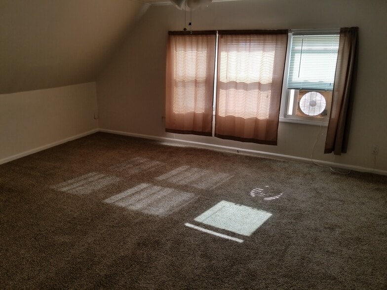 Unit #3 - 26 S Adams St