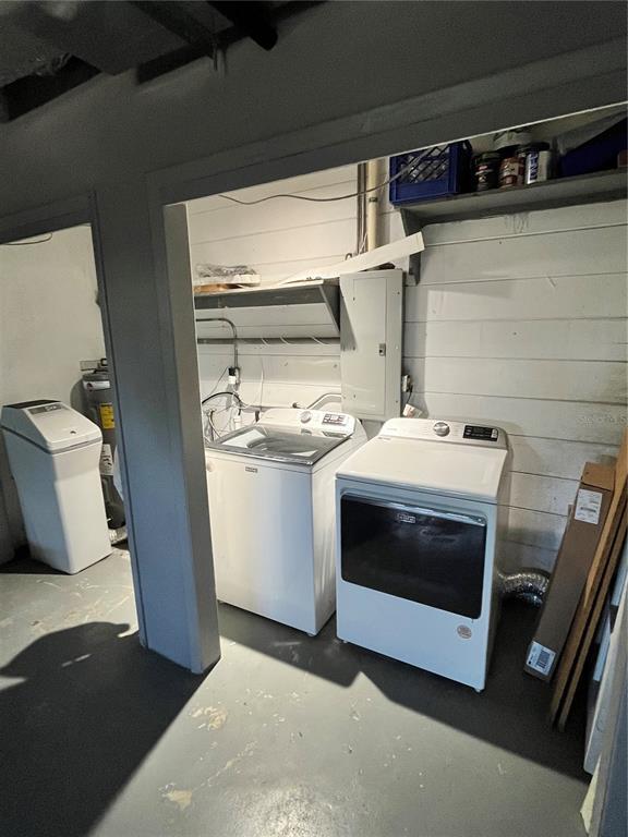 Building Photo - 10980 104th Ave