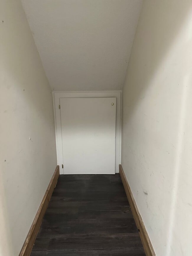 Building Photo - 4 Bedroom/3 Bathroom House in Piney Flats, TN