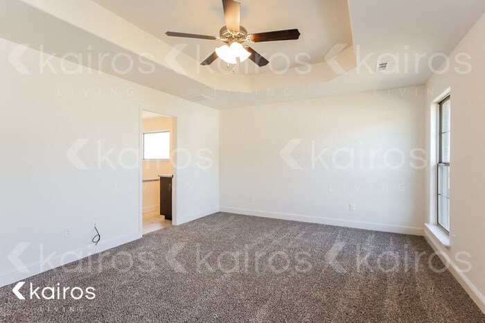 Building Photo - 105 White Oak St