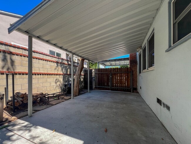 Building Photo - Spacious 3BR Home with Bonus Room in Magno...