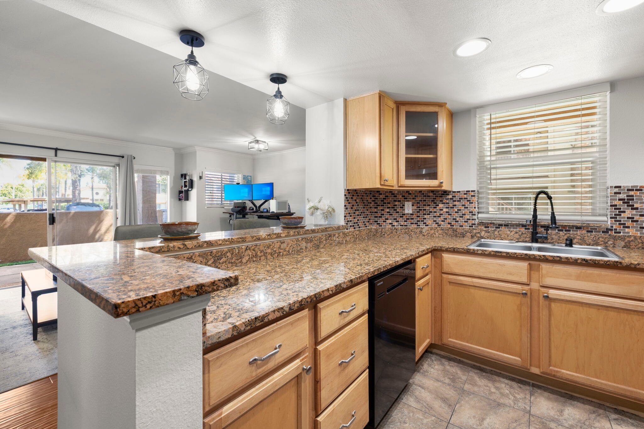 Building Photo - 15273 Maturin Dr