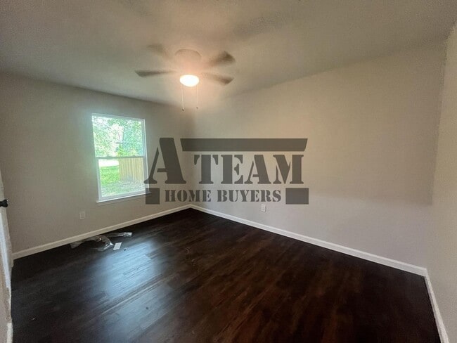 Building Photo - Fully Remodeled 2 Bedroom 1 Bathroom