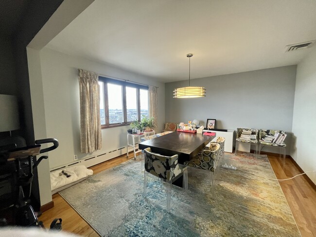 Dining room - 615 5th St