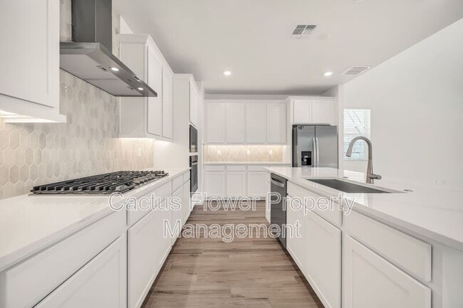 Building Photo - 6946 W Buckhorn Trail