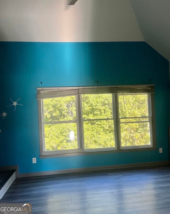 Building Photo - 3335 Prairie Dr