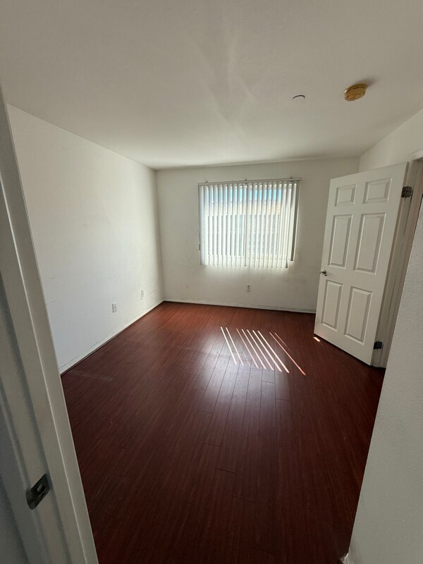 Building Photo - 9635 Woodman Ave