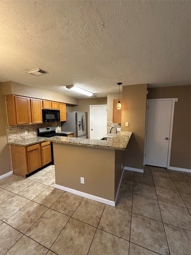 Building Photo - 12110 Bowsman Dr