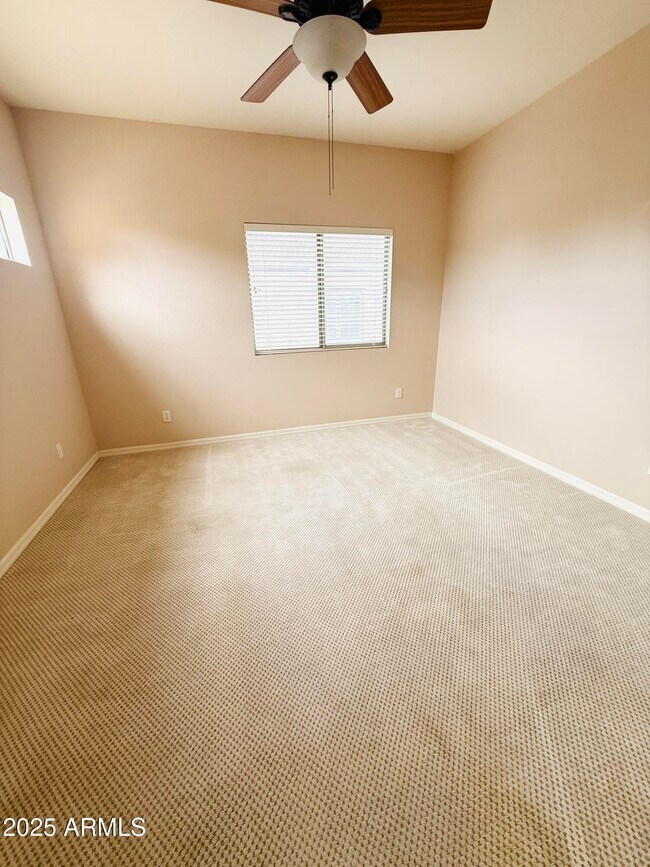 Building Photo - 4836 E Eden Dr
