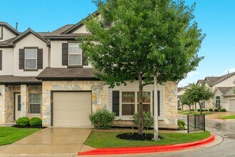 Building Photo - 11807 Frenchie Ln