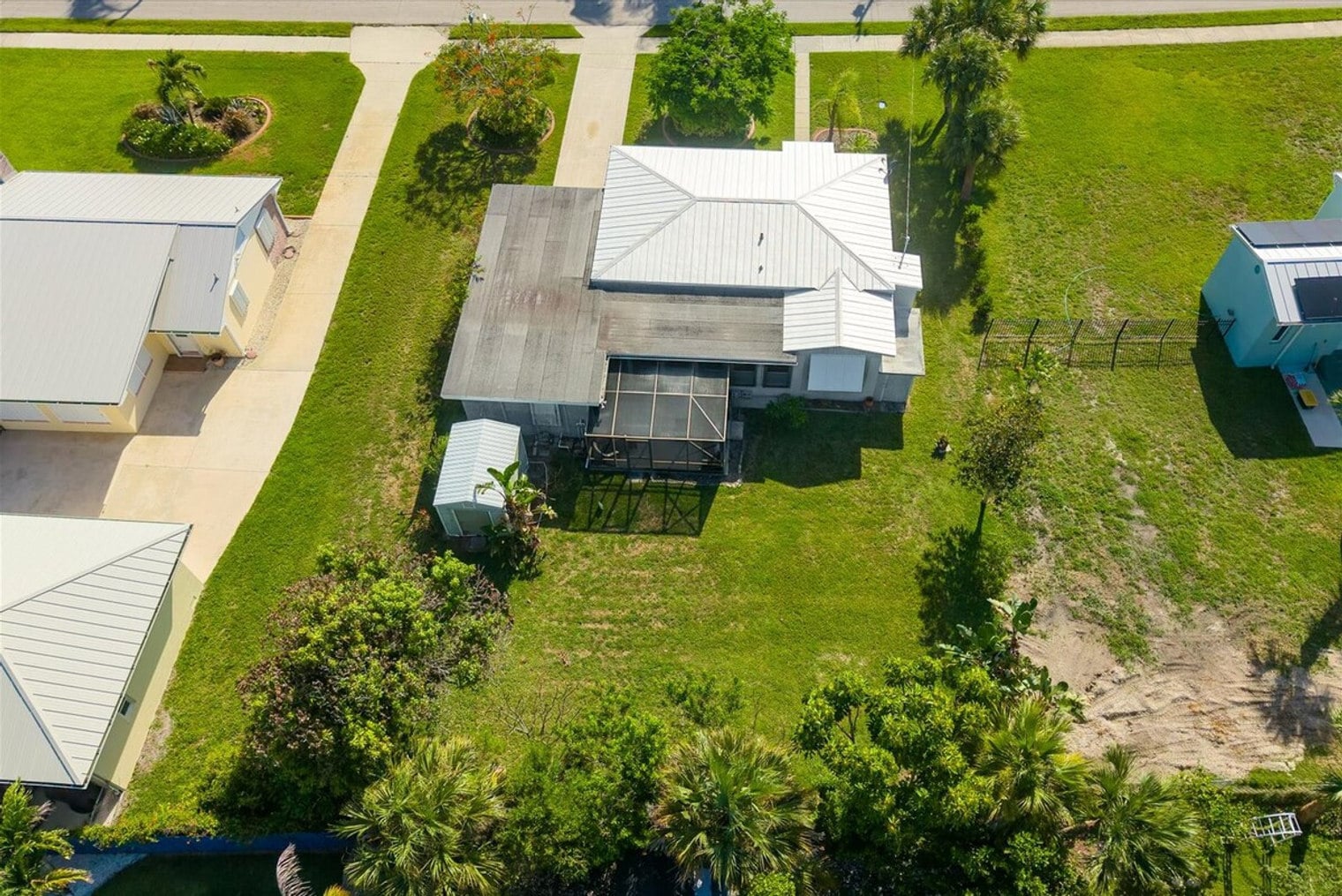 Building Photo - 306 Fernandina St