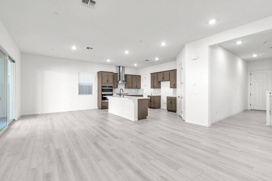 Building Photo - 584 La Vis Acrs Ln