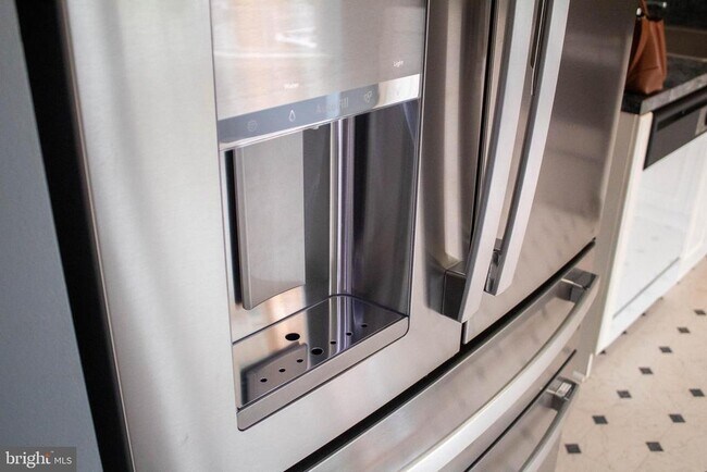 Building Photo - 2095 Pawlet Dr