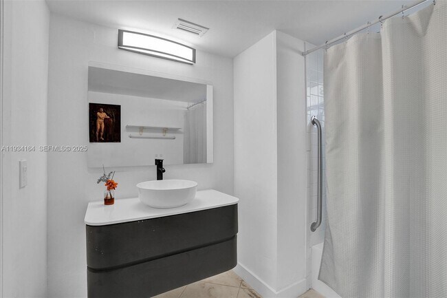 Building Photo - 1780 NE 191st St