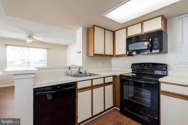 Building Photo - 14040 Vista Dr