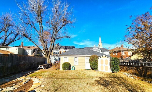 Building Photo - 3 Bed 2.5 Bath Plus ADU in Gatewood Add NW OKC