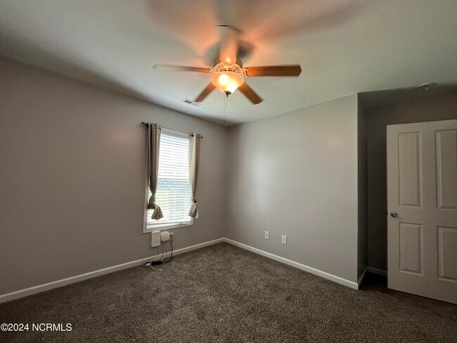 Building Photo - 306 Redemption Ct