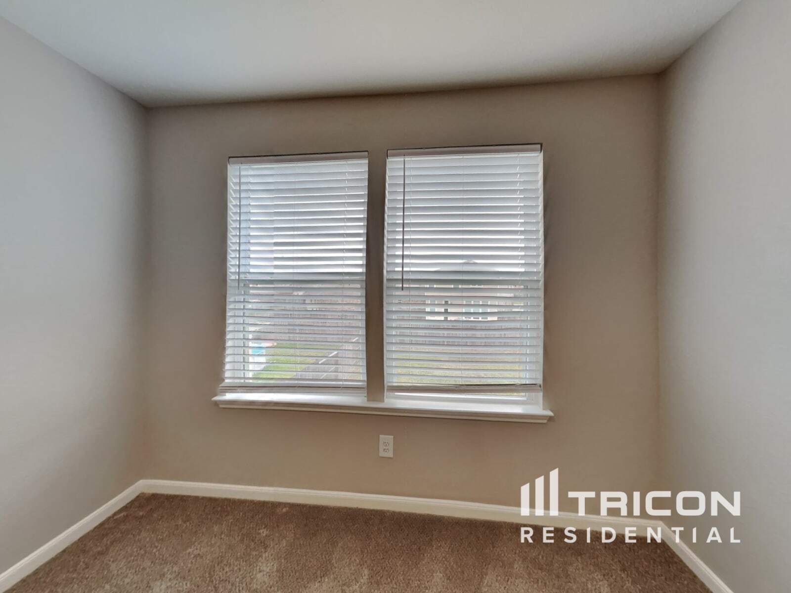 Building Photo - 5342 Castle Discordia St