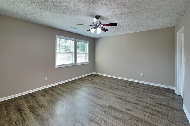 Building Photo - 40 Briar Gate Ln