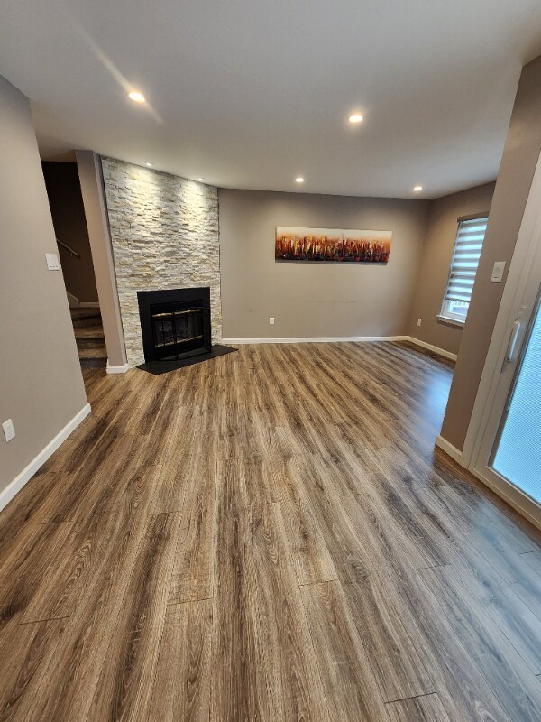 Building Photo - 648 Yale Ct