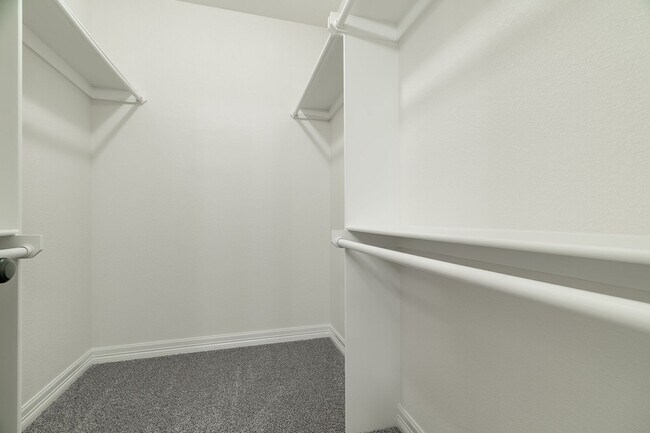 Building Photo - Immaculate 3 Bedroom Bella Vista Home! Amazing back patio!