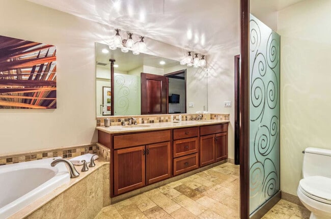 Building Photo - 4-820 Kuhio Highway-SI ID1376586P