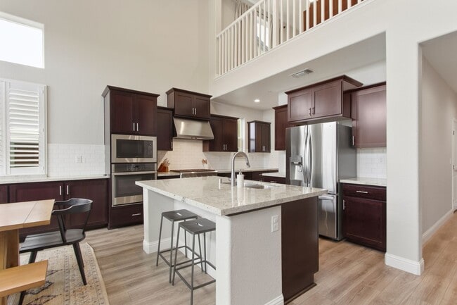 Building Photo - Springlake 3 Bedroom 3 Bathroom House