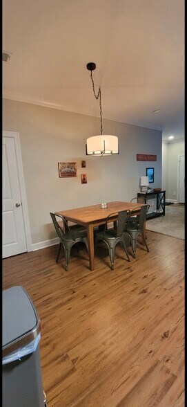 Building Photo - 1957 Wire Rd