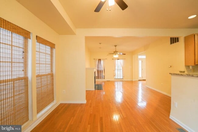 Building Photo - 303 Highland Ridge Ave