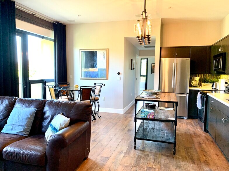 Stainless steel appliances - 889 Date St