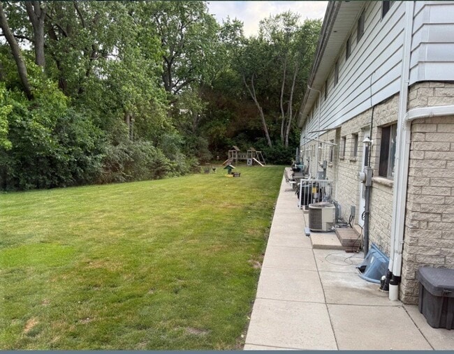 Building Photo - 542 S Newman Rd