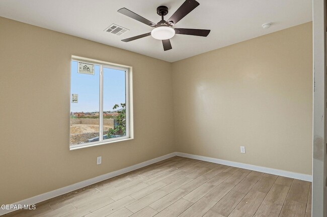 Building Photo - 6002 1/2 Pam McCall Drive Unit 6