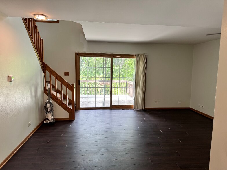 Building Photo - 1407 Oak Leaf Ln