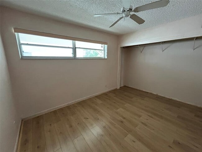 Building Photo - 3301 Spanish Moss Terrace