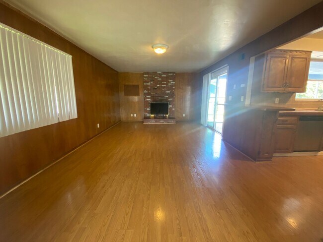 Building Photo - Home for Rent near Orange Circle