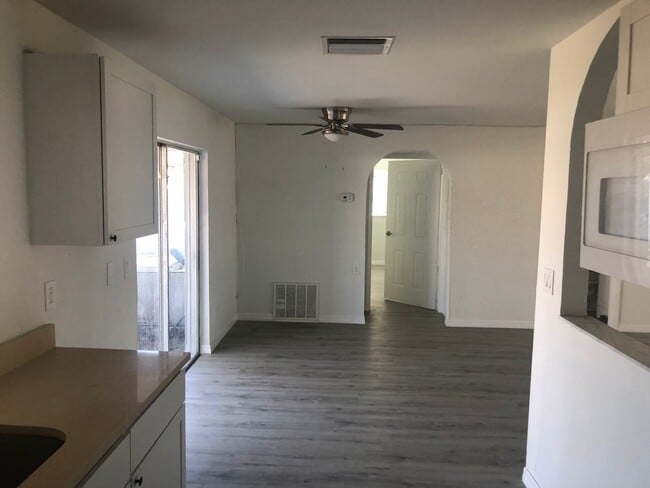 Building Photo - Tudor Dr Duplex