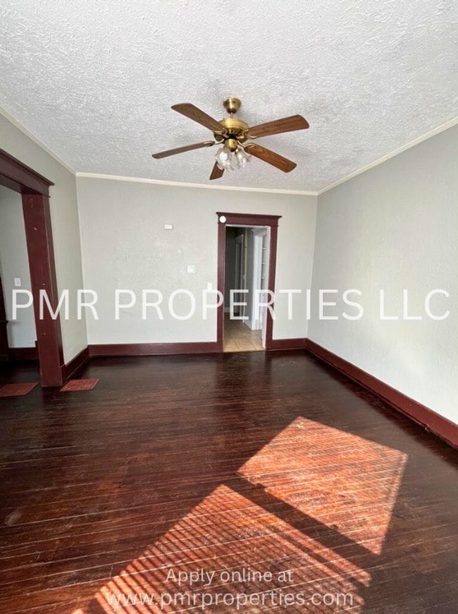 Building Photo - 3Bedroom/1Bathroom Home