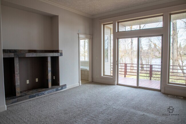 Building Photo - 20375 NE Lakeside Dr