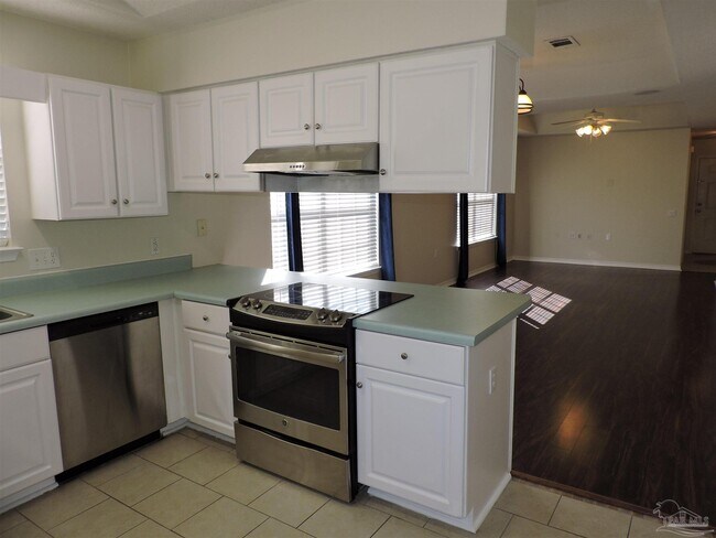 Building Photo - 1100 Sweetbriar St