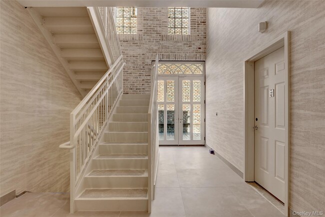 Building Photo - 610 Jericho Tpke