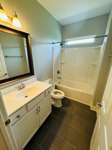 Building Photo - 1015 Callaway Dr