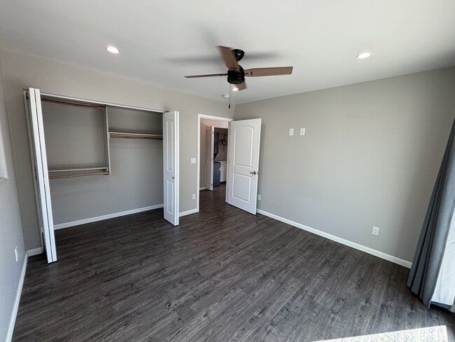 Building Photo - 851 N Vulcan Ave